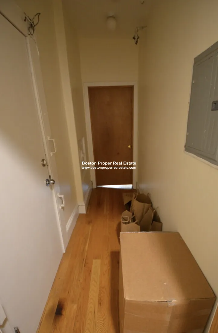 3 bed, 1 bath apartment for rent at 41 Bay State Rd Unit 4R, Fenway — photo 8 of 9