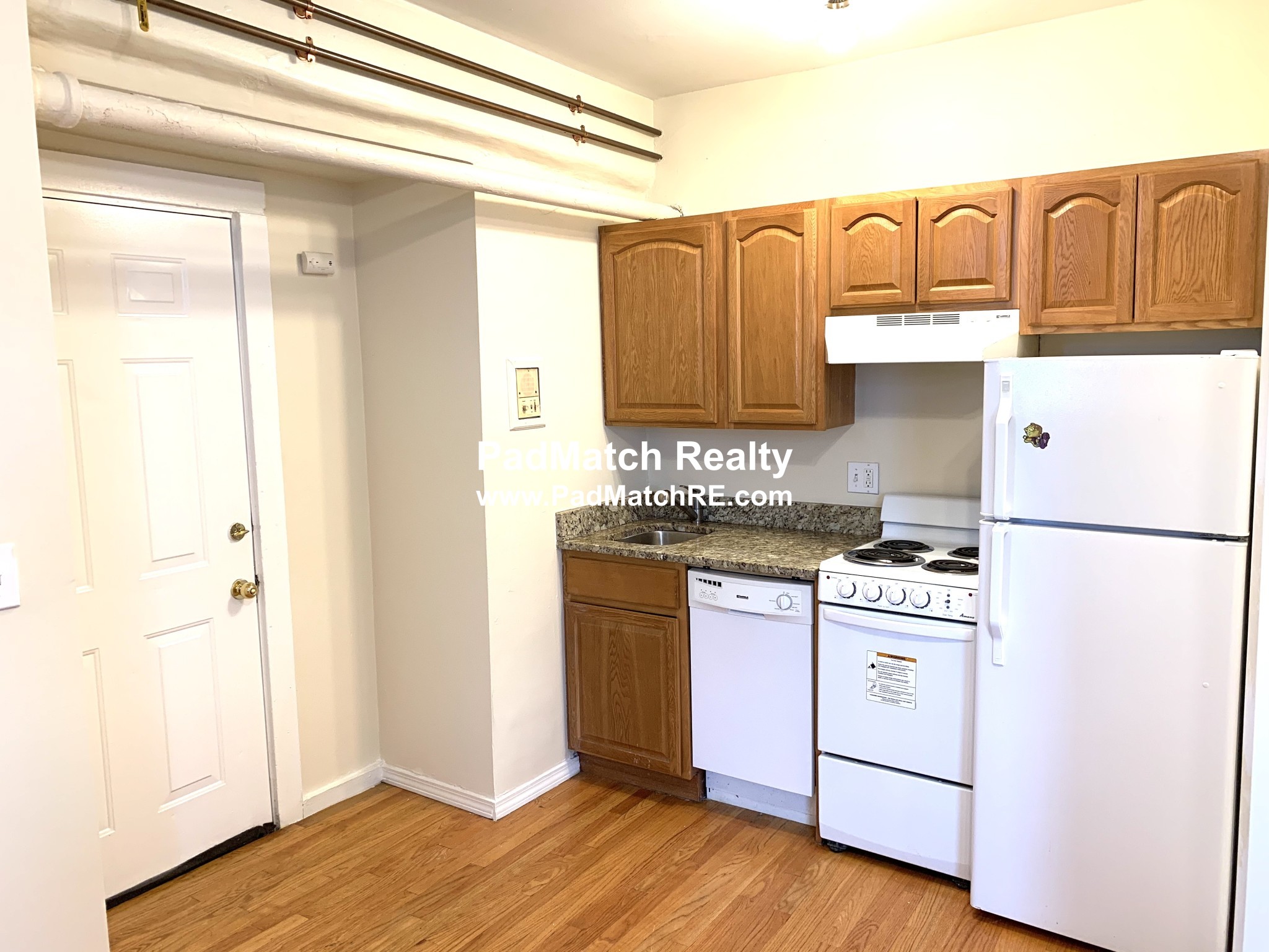 Studio bed, 1 bath apartment for rent at 41 Bay State Rd Unit Br, Fenway — photo 1 of 6