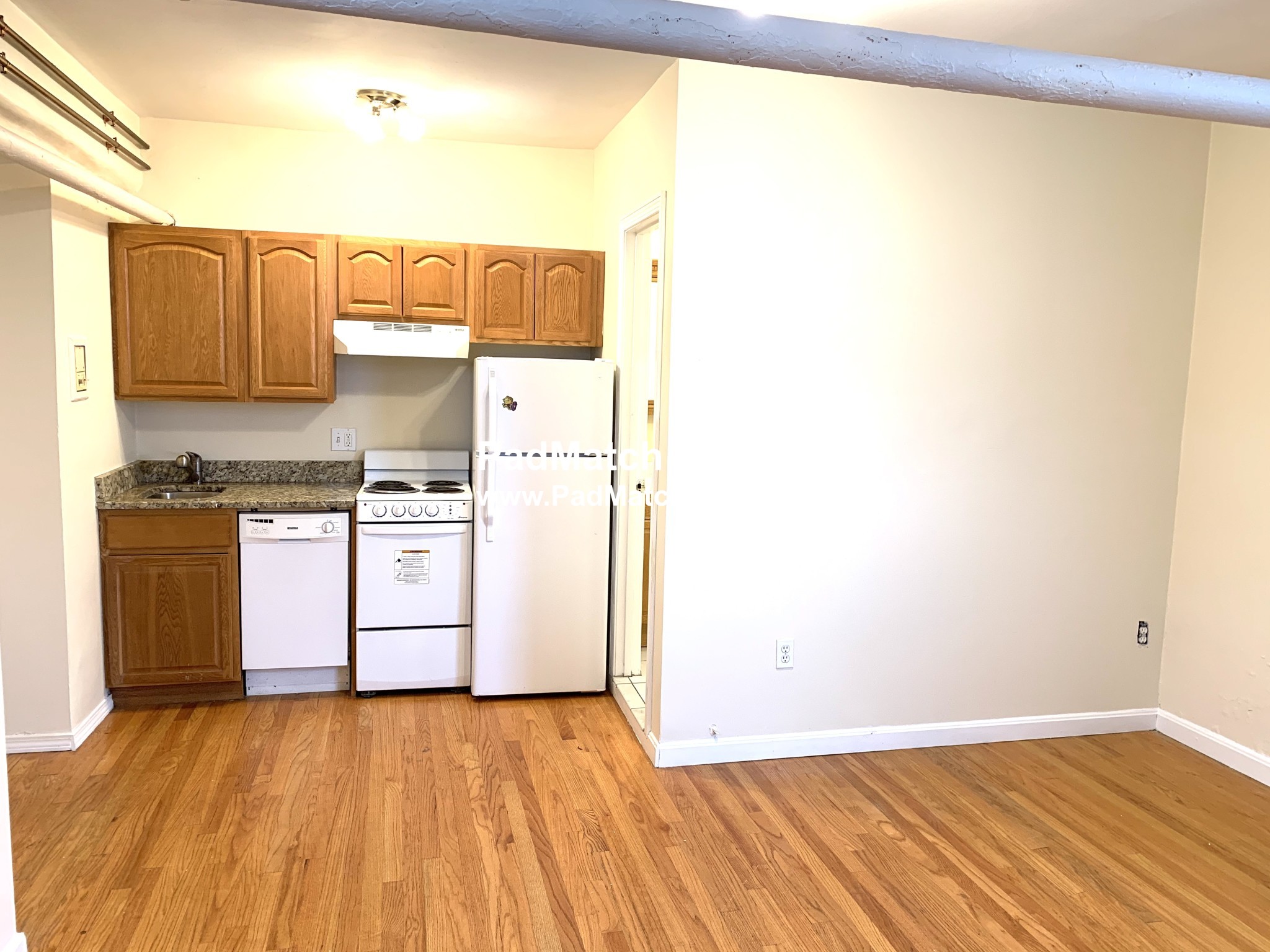 Studio bed, 1 bath apartment for rent at 41 Bay State Rd Unit Br, Fenway — photo 3 of 6