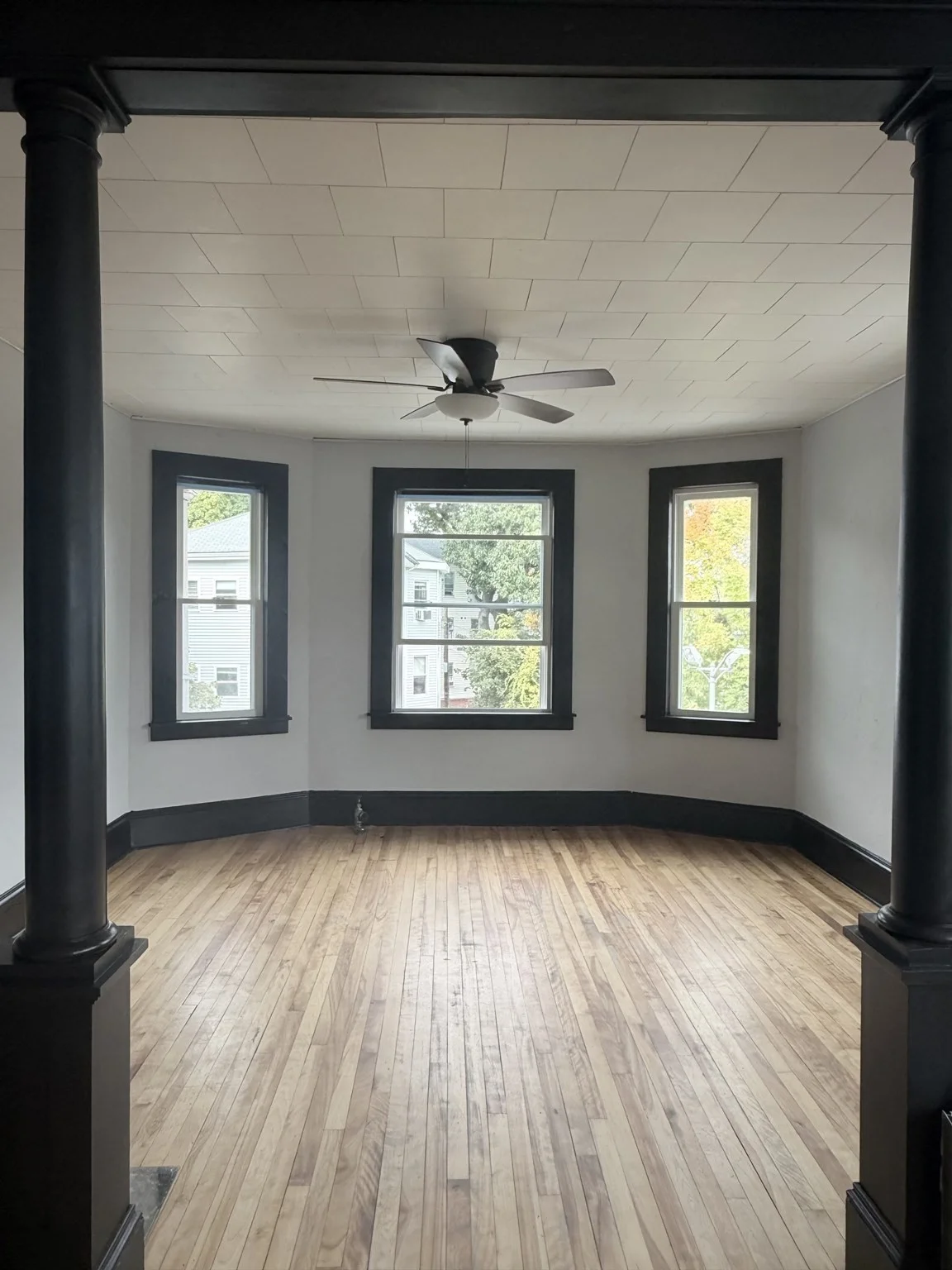 3 bed, 1 bath apartment for rent at 41 Beaver St Unit 3, Worcester — photo 2 of 10