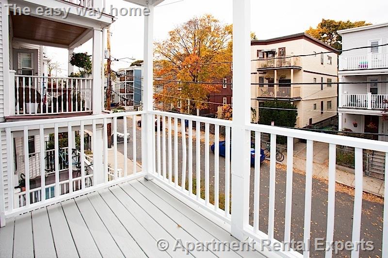 3 bed, 1 bath apartment for rent at 41 Belknap St Unit 2, Teele Square — photo 22 of 23