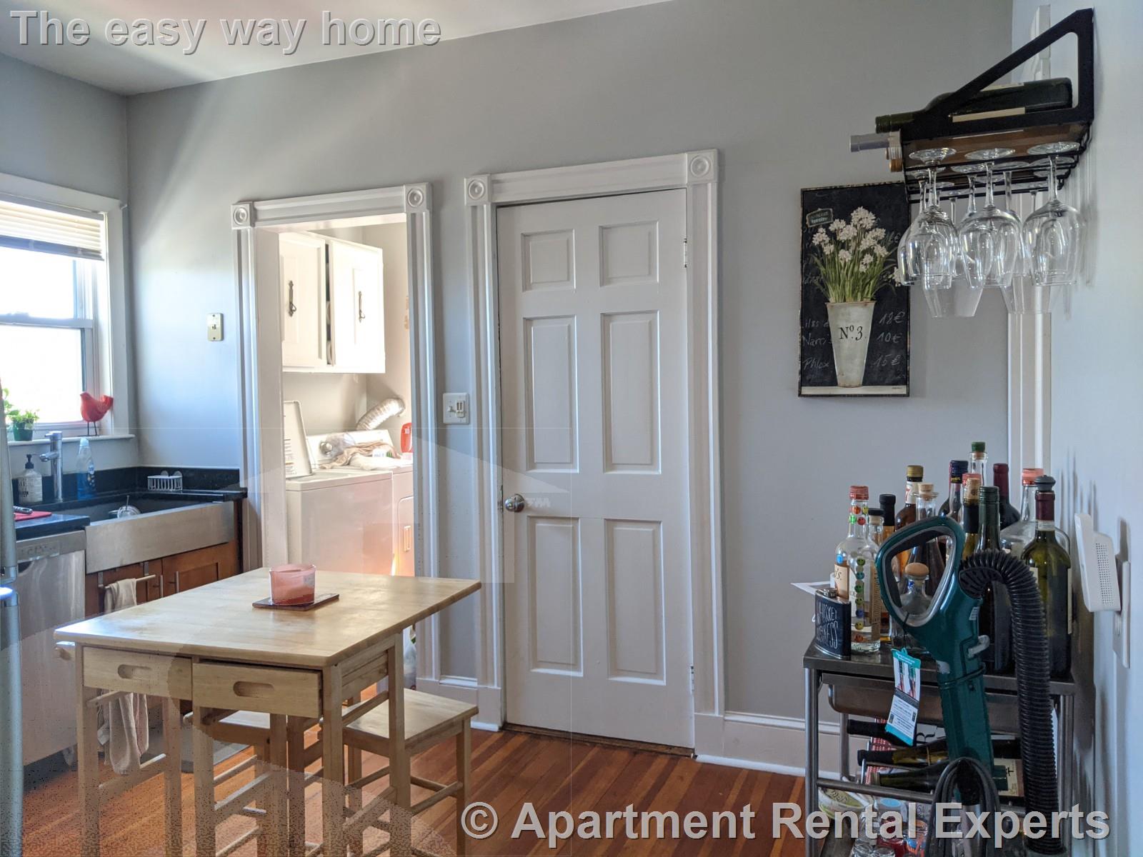 3 bed, 1 bath apartment for rent at 41 Belknap St Unit 2, Teele Square — photo 5 of 23