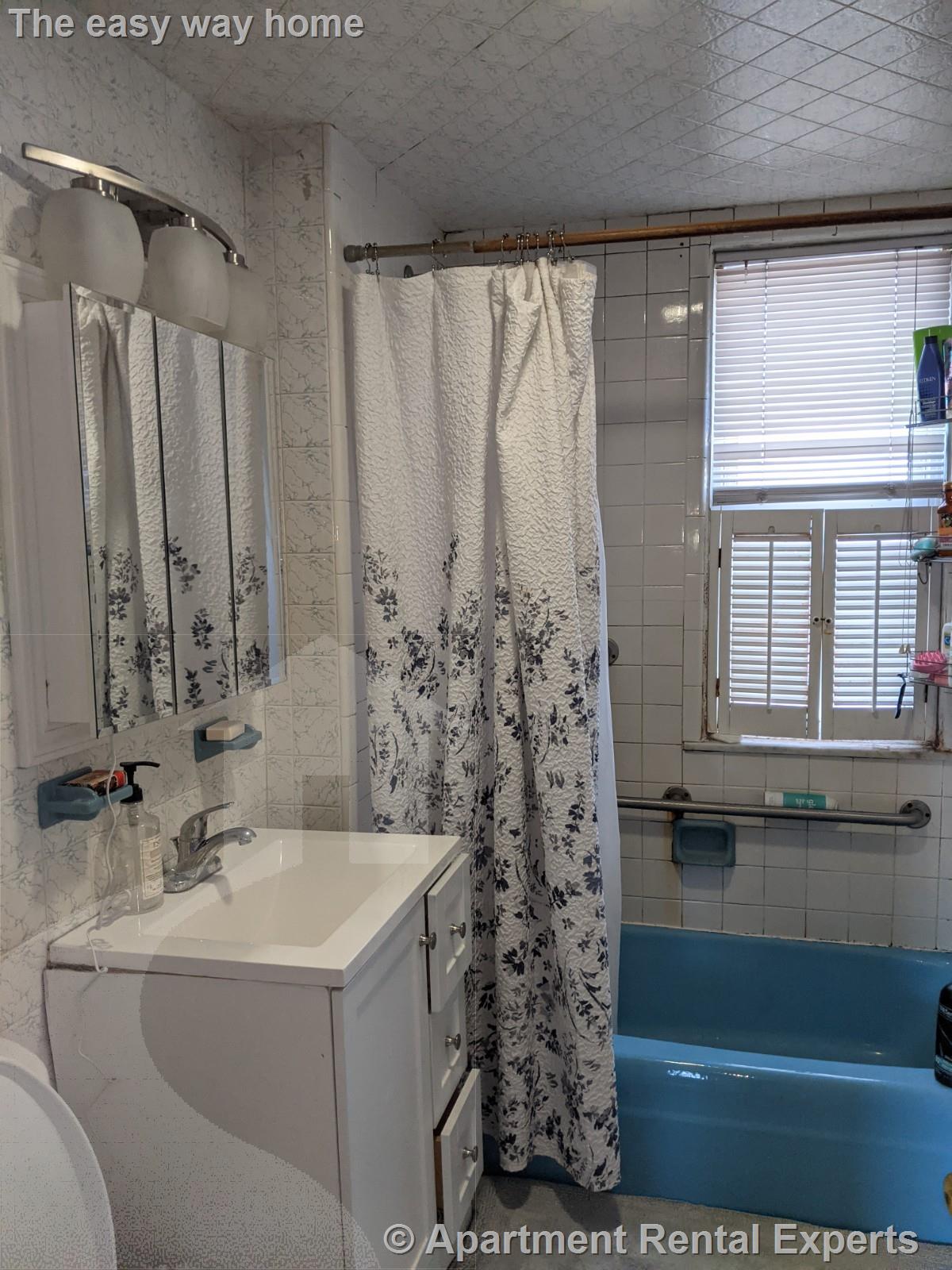 3 bed, 1 bath apartment for rent at 41 Belknap St Unit 2, Teele Square — photo 13 of 23