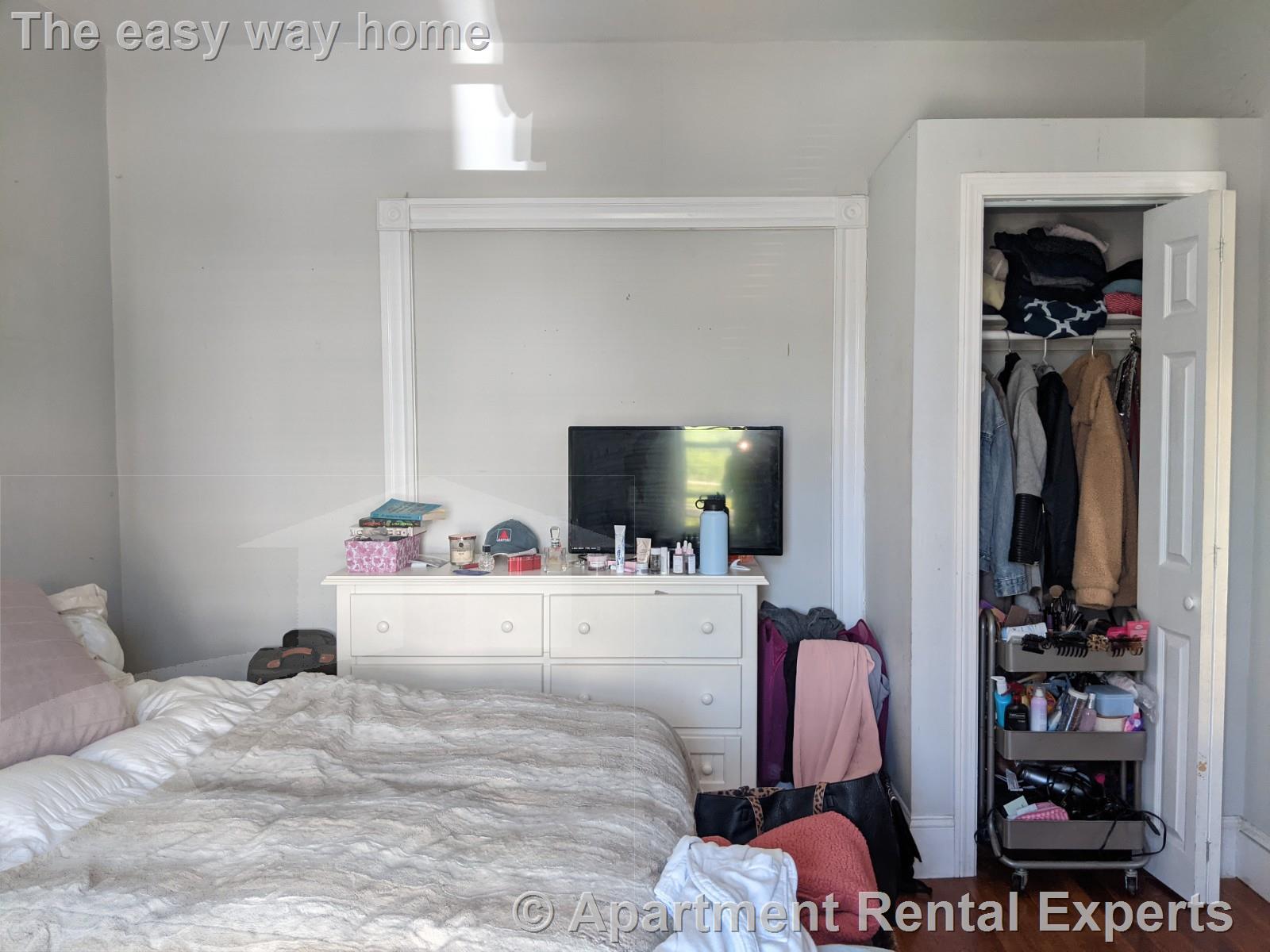 3 bed, 1 bath apartment for rent at 41 Belknap St Unit 2, Teele Square — photo 20 of 23