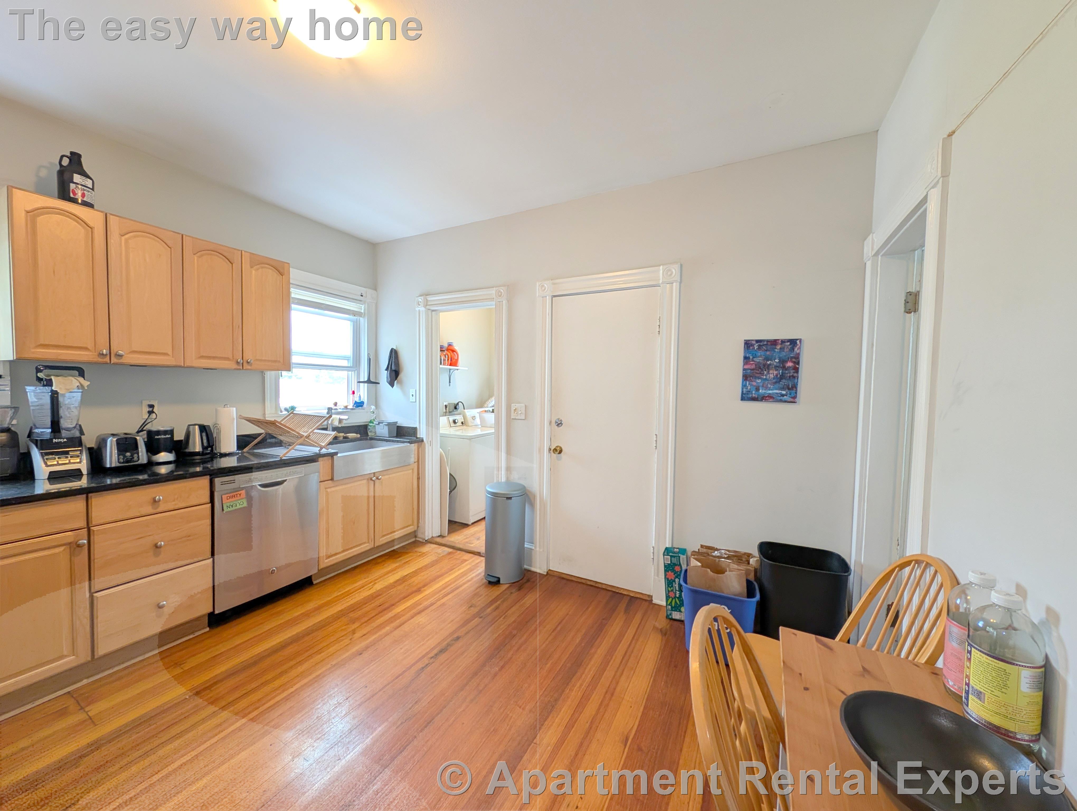3 bed, 1 bath apartment for rent at 41 Belknap St Unit 3, Teele Square — photo 2 of 19