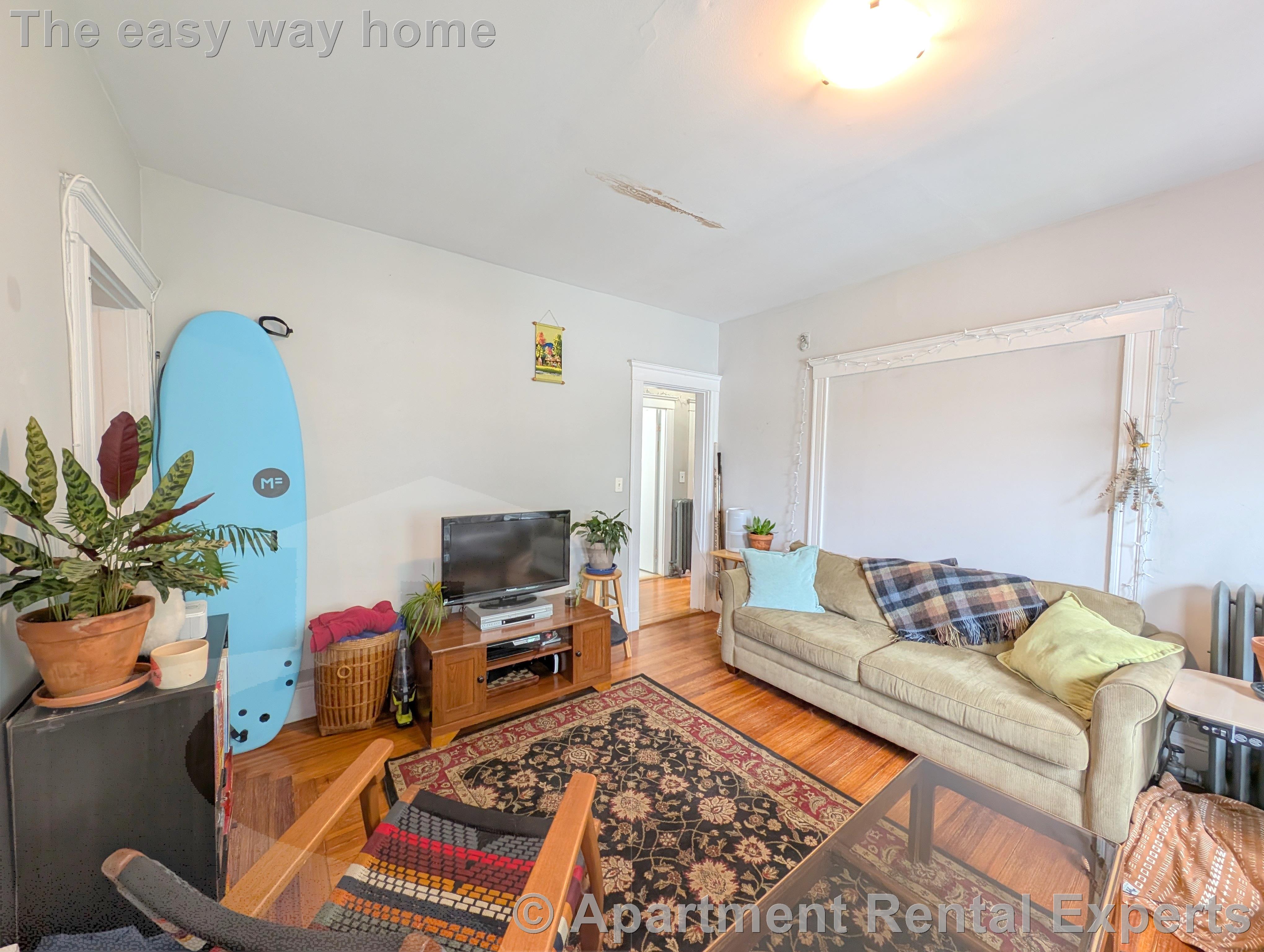 3 bed, 1 bath apartment for rent at 41 Belknap St Unit 3, Teele Square — photo 6 of 19