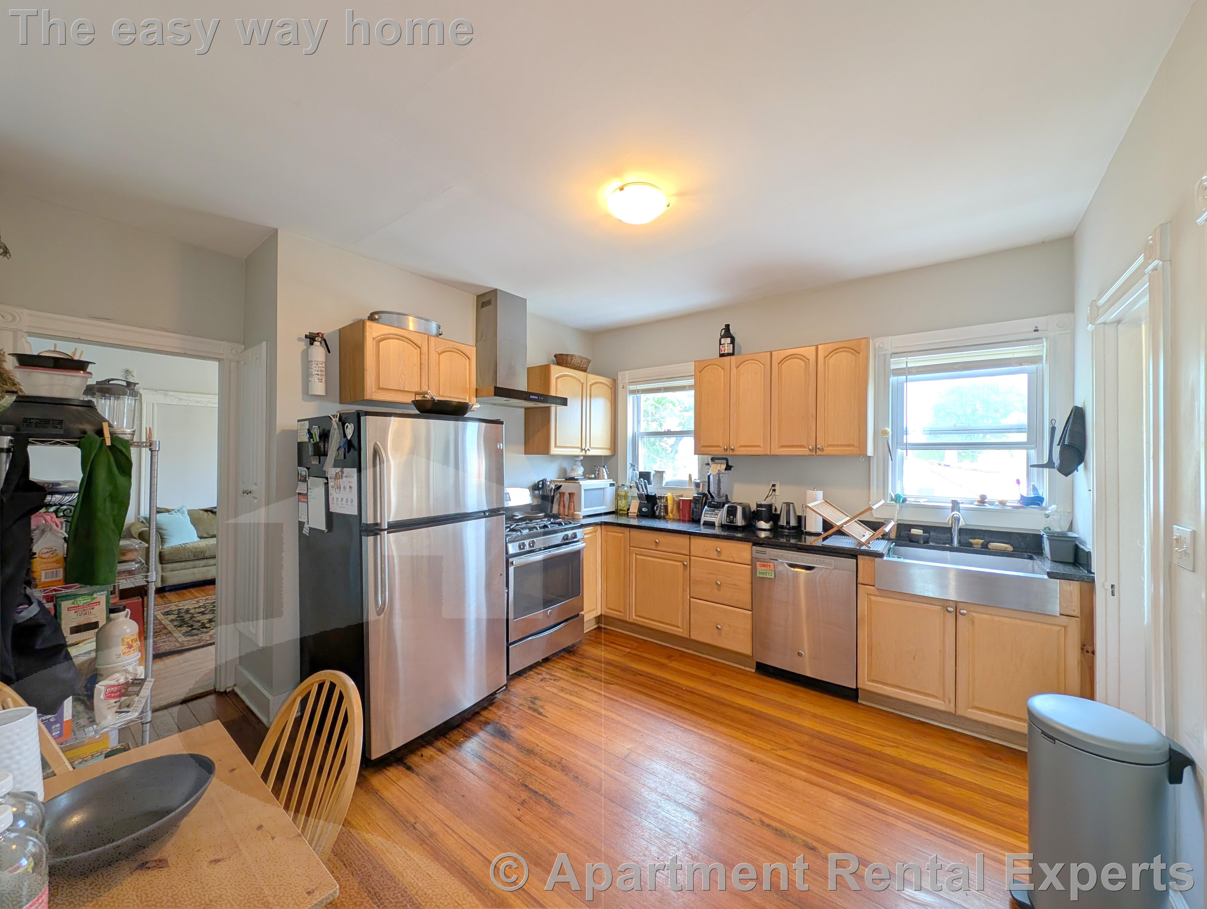 3 bed, 1 bath apartment for rent at 41 Belknap St Unit 3, Teele Square — photo 1 of 19