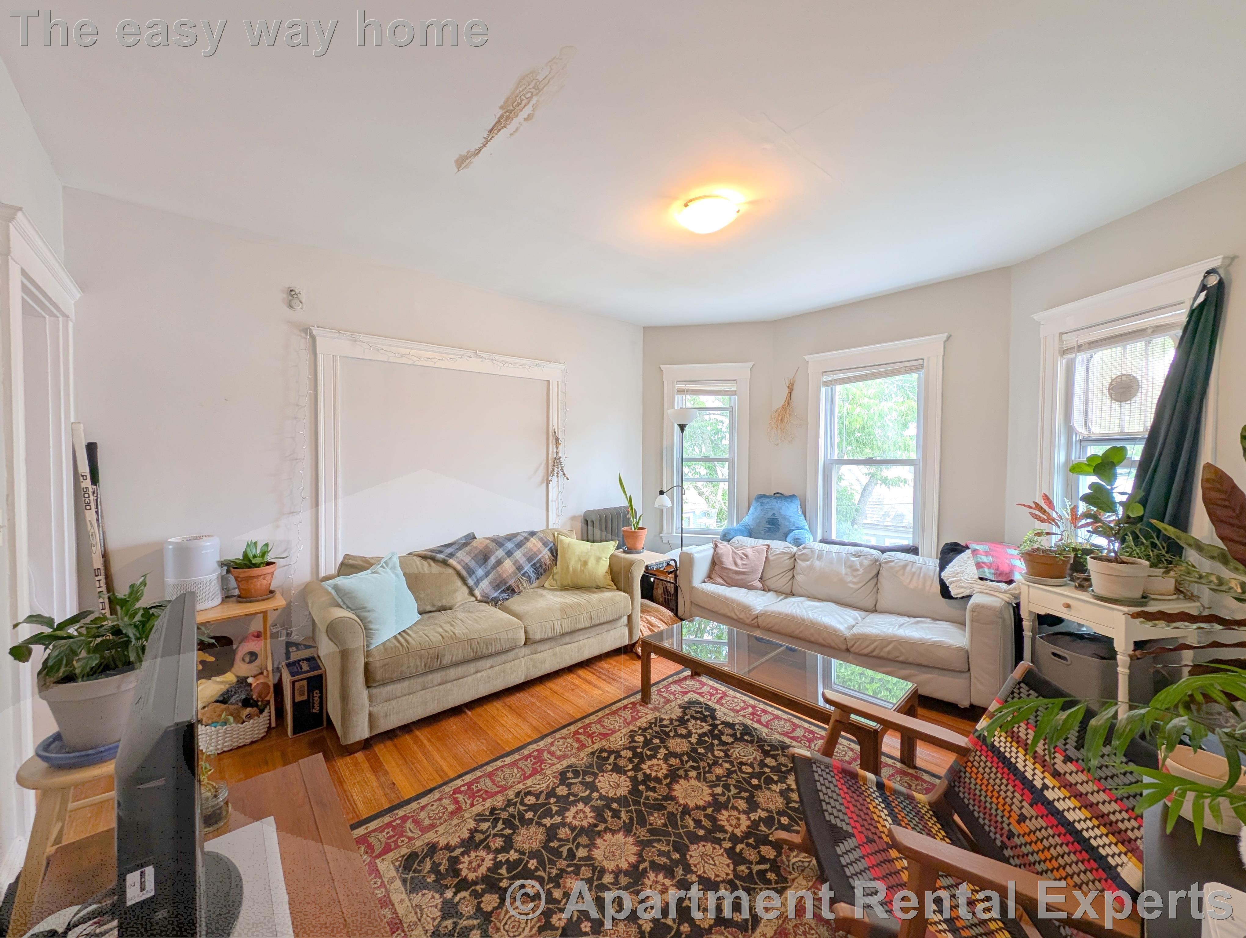 3 bed, 1 bath apartment for rent at 41 Belknap St Unit 3, Teele Square — photo 5 of 19