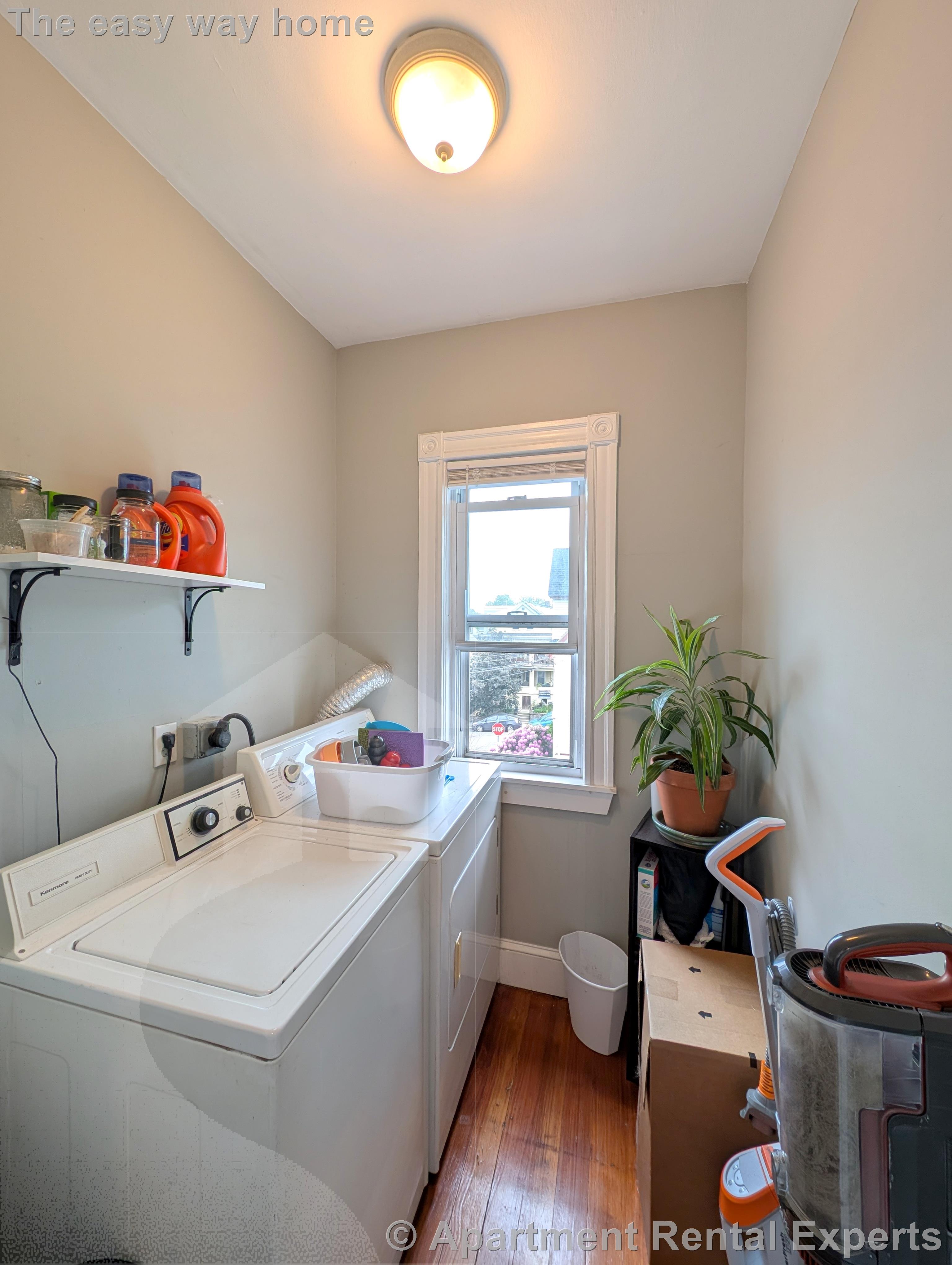 3 bed, 1 bath apartment for rent at 41 Belknap St Unit 3, Teele Square — photo 3 of 19