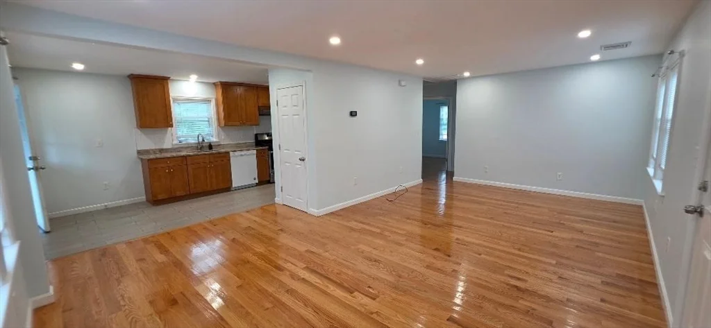 2 bed, 2 bath apartment for rent at 41 Belmont St Unit 41, Quincy — photo 4 of 15