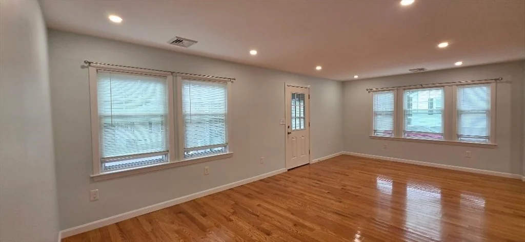 2 bed, 2 bath apartment for rent at 41 Belmont St Unit 41, Quincy — photo 3 of 15