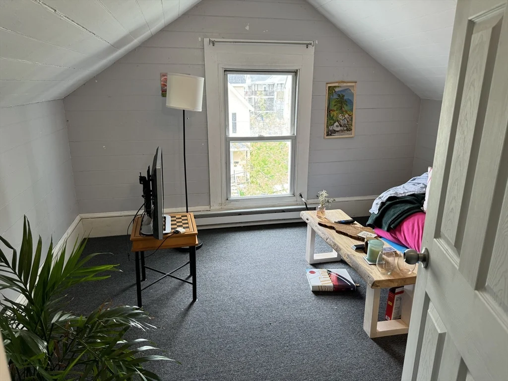 4 bed, 1 bath apartment for rent at 41 Bigelow Unit 3, Brighton — photo 11 of 13