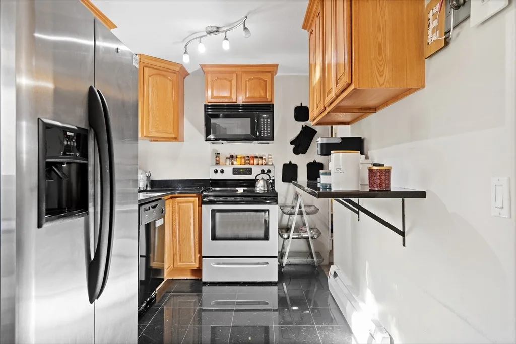 2 bed, 1 bath apartment for rent at 41 Bishop Dr Unit 41, Framingham — photo 8 of 25