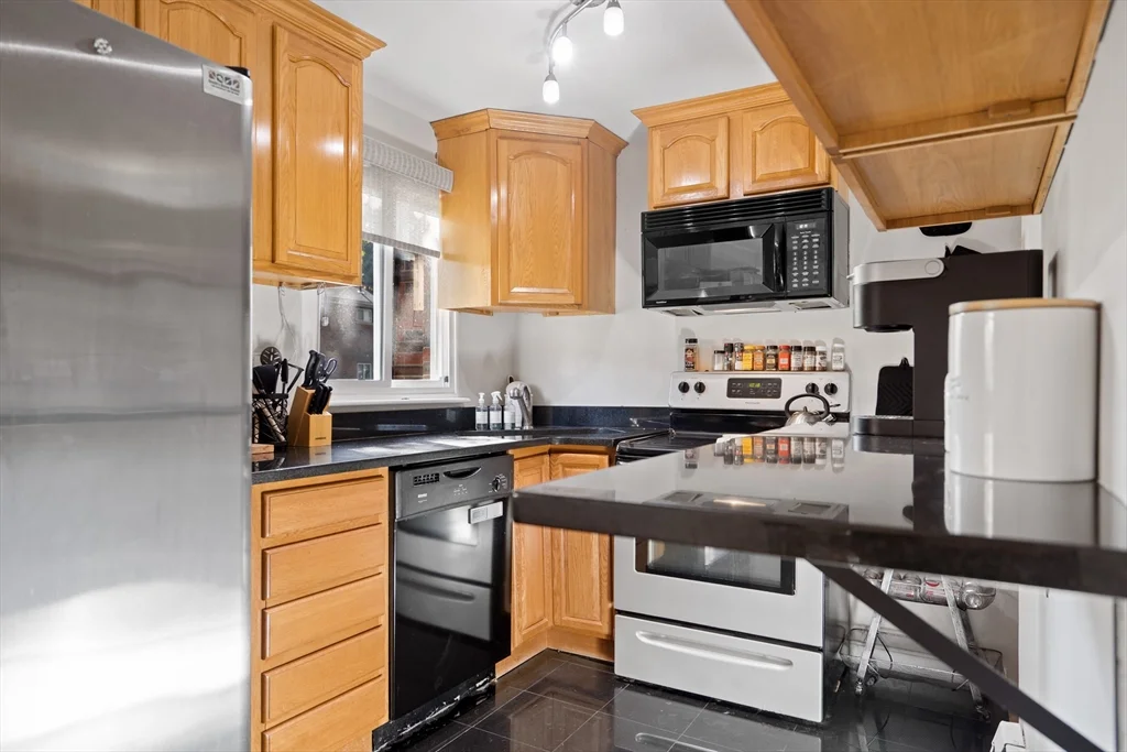 2 bed, 1 bath apartment for rent at 41 Bishop Dr Unit 41, Framingham — photo 9 of 25