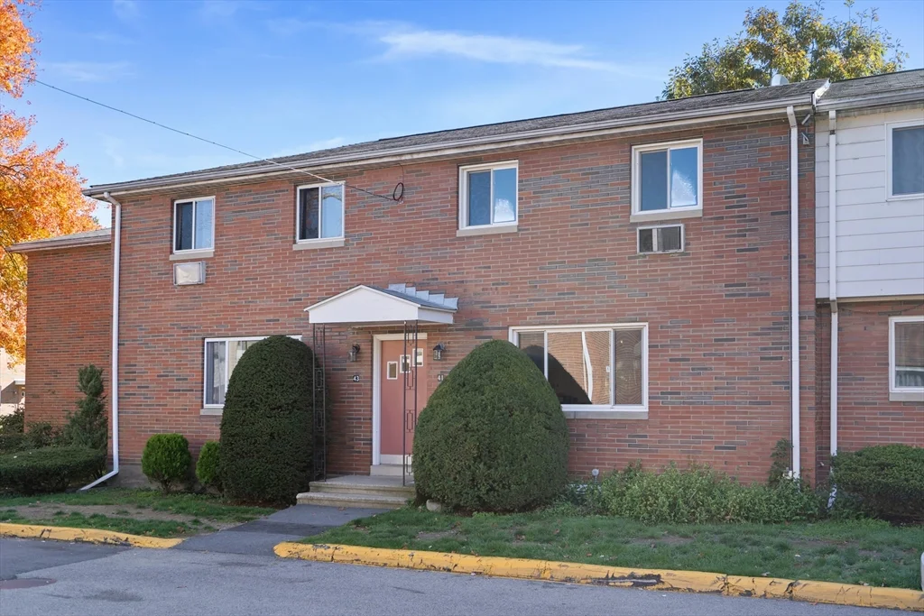 2 bed, 1 bath apartment for rent at 41 Bishop Dr Unit 41, Framingham — photo 23 of 25