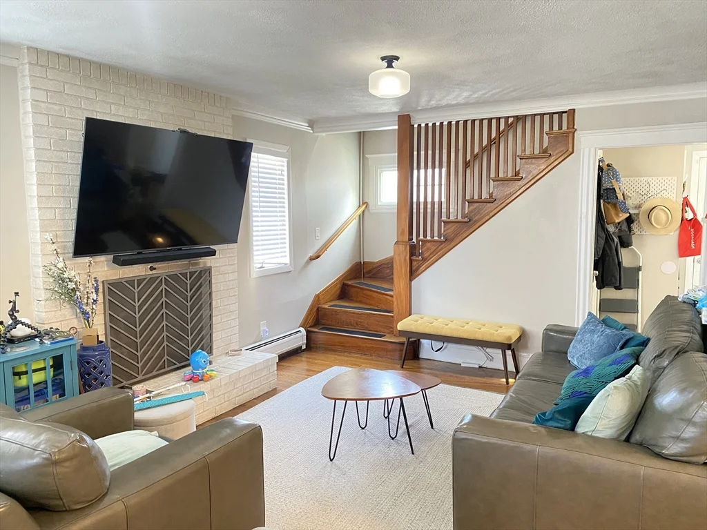3 bed, 2 bath apartment for rent at 41 Blakeley St, Lynn — photo 5 of 17