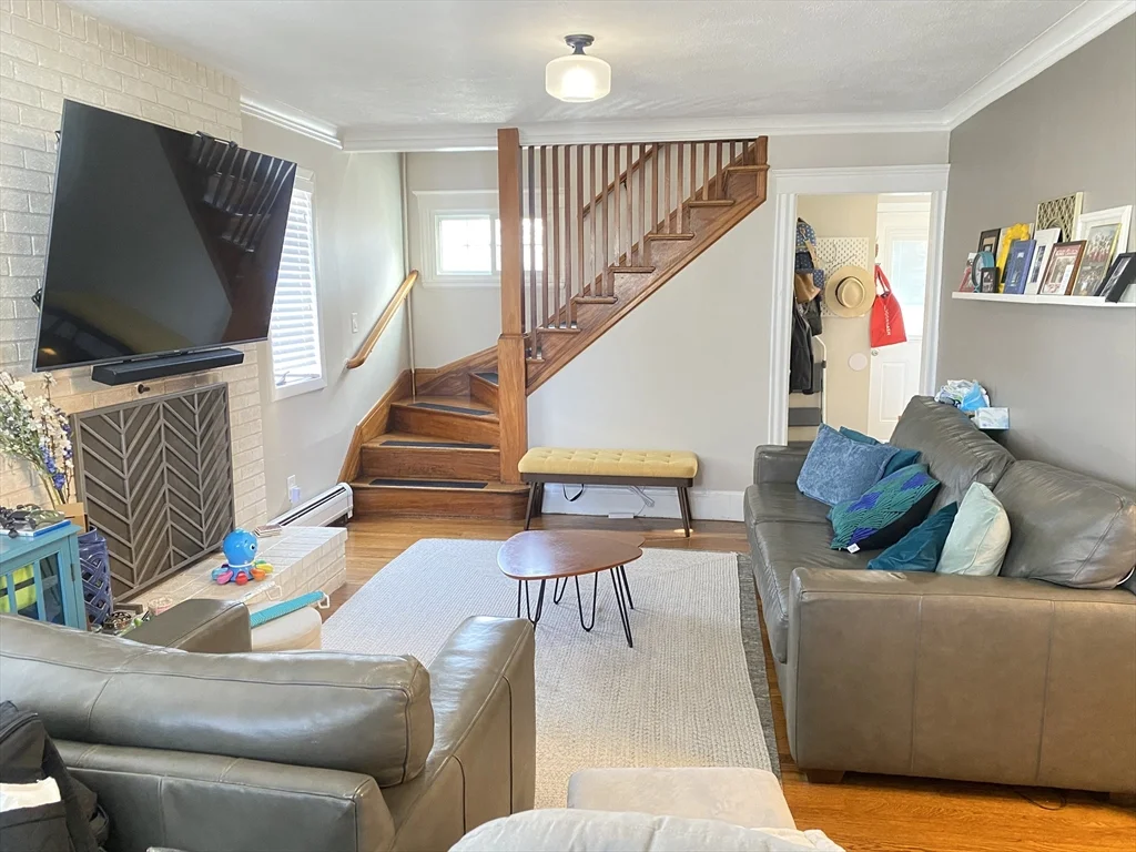 3 bed, 2 bath apartment for rent at 41 Blakeley St, Lynn — photo 4 of 17