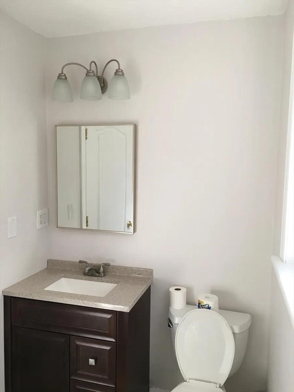 4 bed, 1 bath apartment for rent at 41 Blueberry Hill Rd Unit SF, Woburn — photo 12 of 31