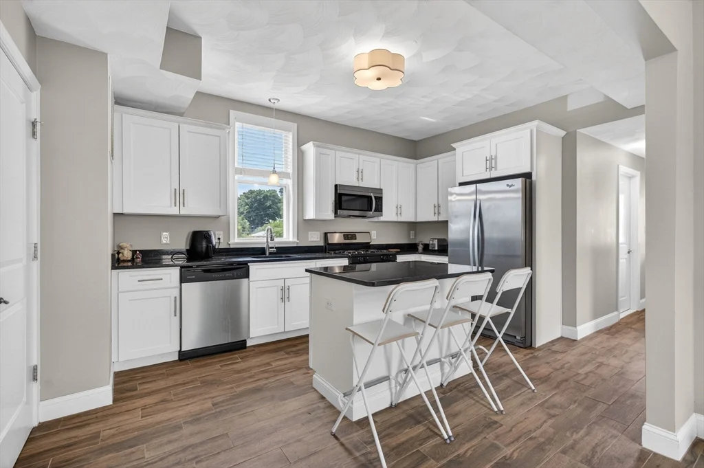 2 bed, 1 bath apartment for rent at 41 Boardman St Unit 2, East Boston — photo 3 of 18