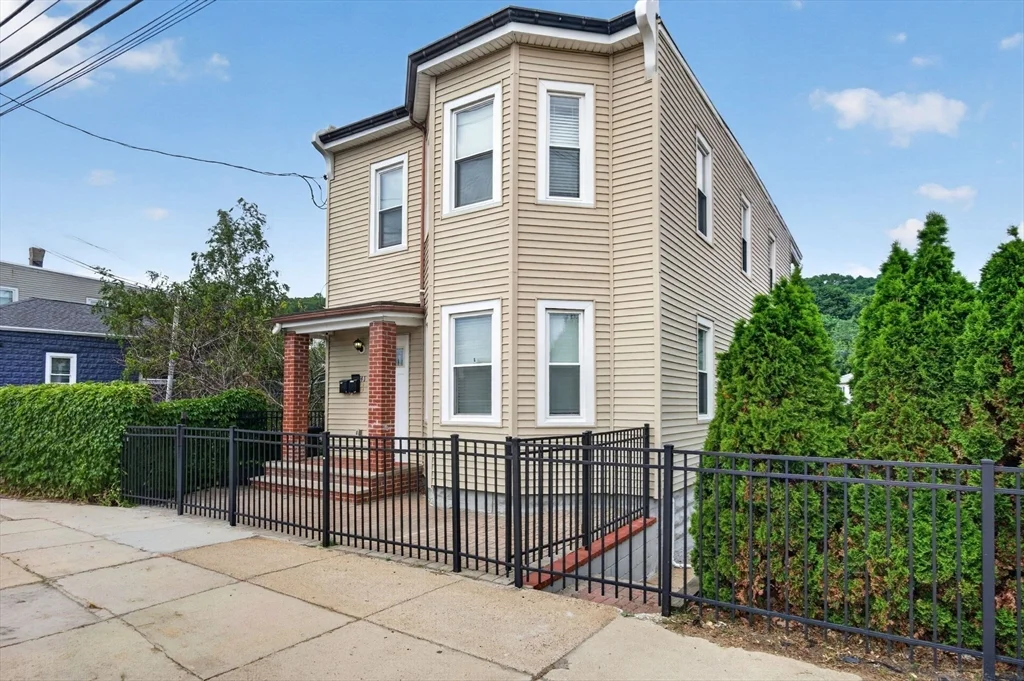 2 bed, 1 bath apartment for rent at 41 Boardman St Unit 2, East Boston — photo 1 of 18