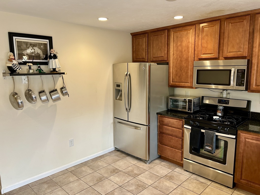 2 bed, 1 bath apartment for rent at 41 Boston Rd Unit 151, Billerica — photo 5 of 25