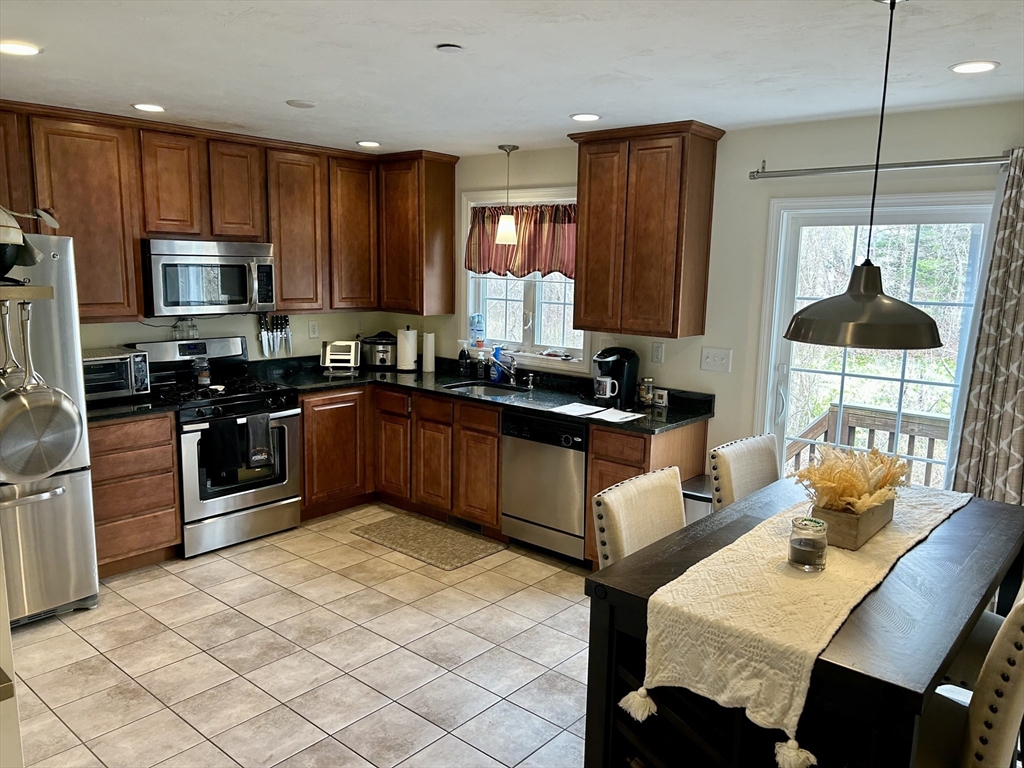 2 bed, 1 bath apartment for rent at 41 Boston Rd Unit 151, Billerica — photo 3 of 25