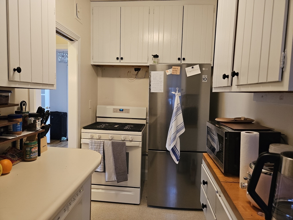 2 bed, 1 bath apartment for rent at 41 Bowdoin St Unit 33, Neighborhood Nine — photo 7 of 20