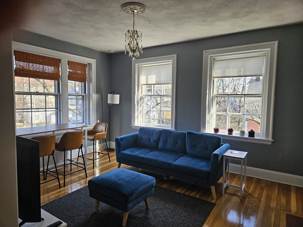 2 bed, 1 bath apartment for rent at 41 Bowdoin St Unit 33, Neighborhood Nine — photo 3 of 20