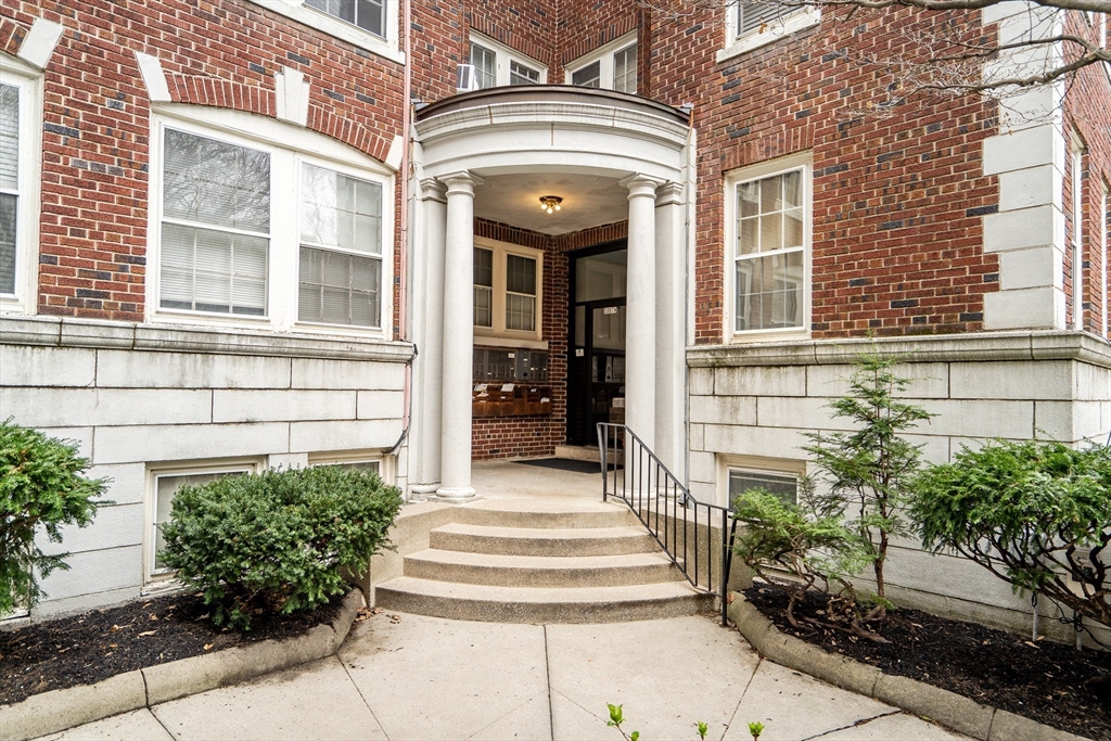 2 bed, 1 bath apartment for rent at 41 Bowdoin St Unit 33, Neighborhood Nine — photo 17 of 20