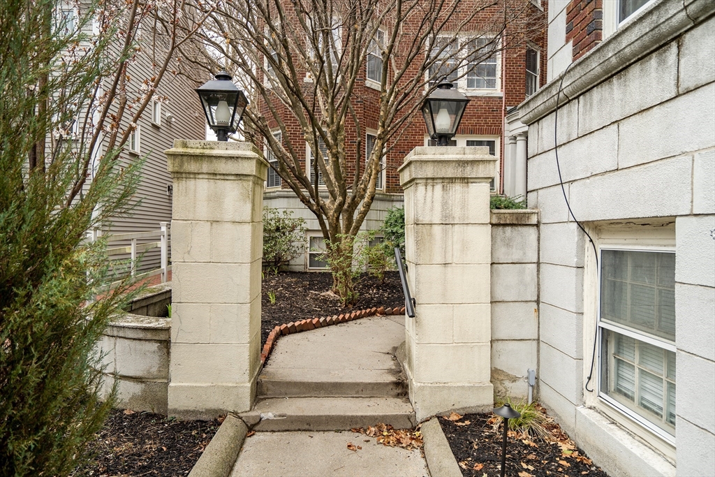 2 bed, 1 bath apartment for rent at 41 Bowdoin St Unit 33, Neighborhood Nine — photo 16 of 20