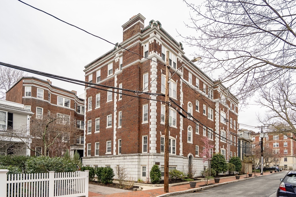 2 bed, 1 bath apartment for rent at 41 Bowdoin St Unit 33, Neighborhood Nine — photo 19 of 20