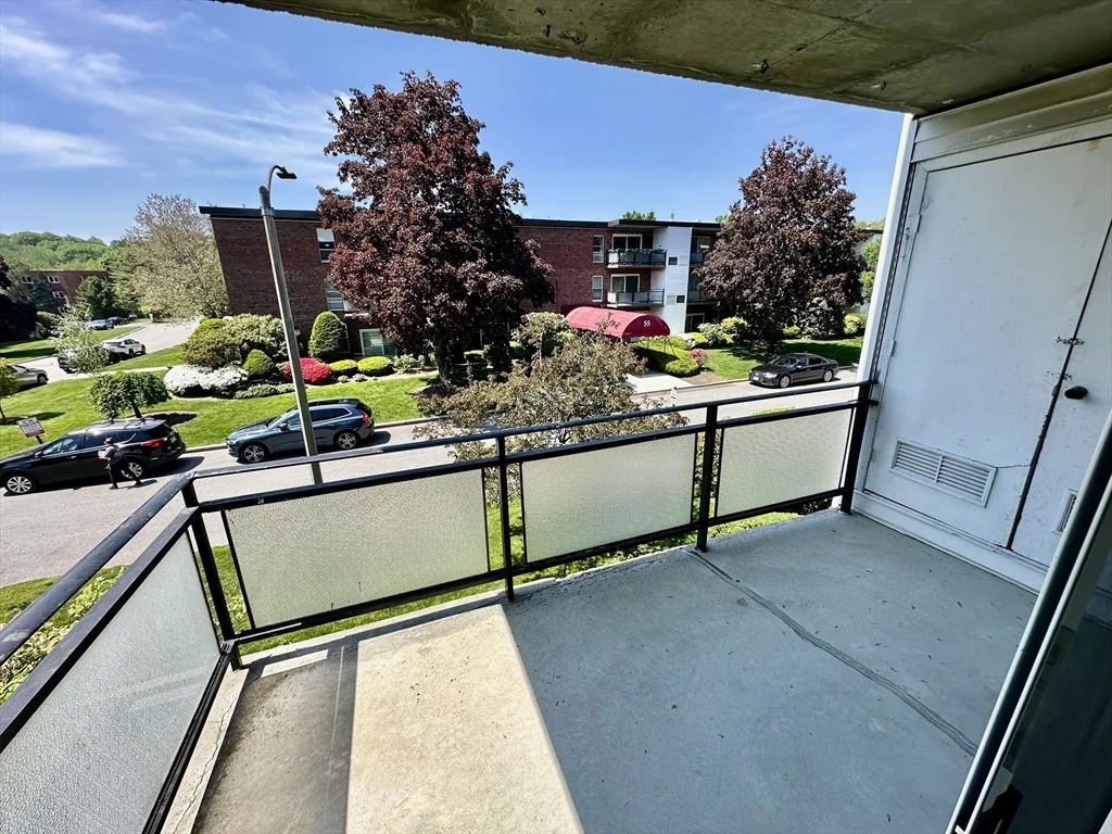 2 bed, 1 bath apartment for rent at 41 Broadlawn Park Unit 22A, West Roxbury — photo 5 of 22