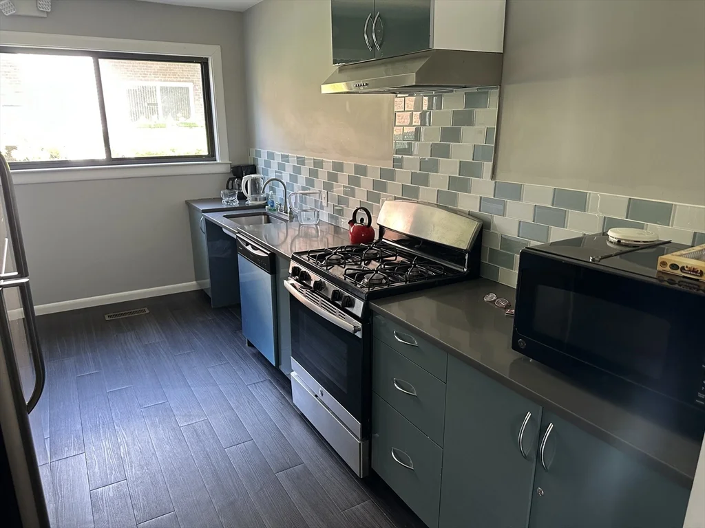 2 bed, 1 bath apartment for rent at 41 Broadlawn Park Unit 22A, West Roxbury — photo 21 of 22