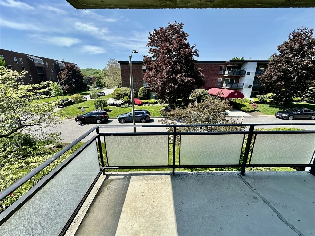 2 bed, 1 bath apartment for rent at 41 Broadlawn Park Unit 22A, West Roxbury — photo 4 of 22