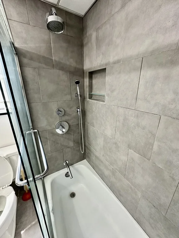 2 bed, 1 bath apartment for rent at 41 Broadlawn Park Unit 22A, West Roxbury — photo 15 of 22