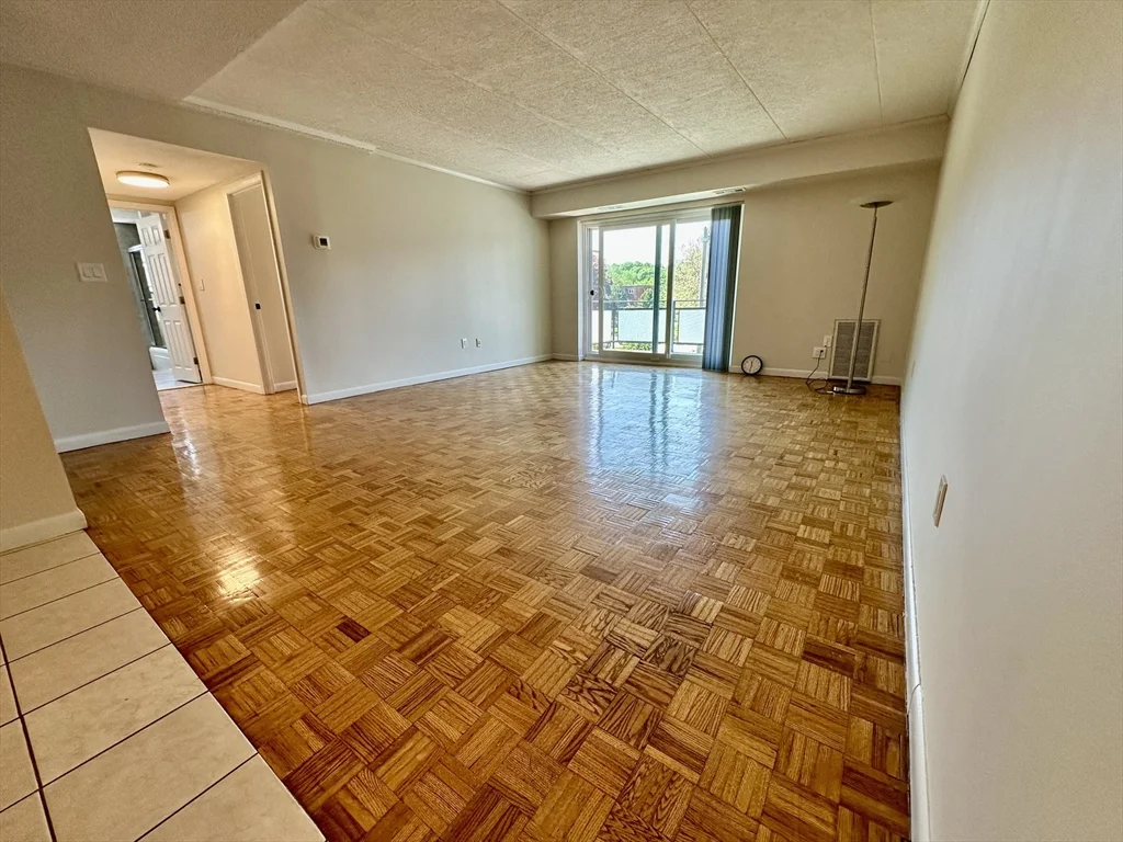 2 bed, 1 bath apartment for rent at 41 Broadlawn Park Unit 22A, West Roxbury — photo 1 of 22