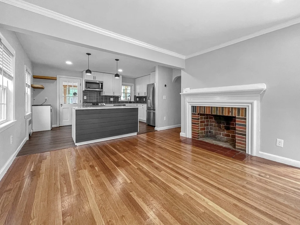 5 bed, 2 bath apartment for rent at 41 Burrwood Rd, West Roxbury — photo 3 of 19