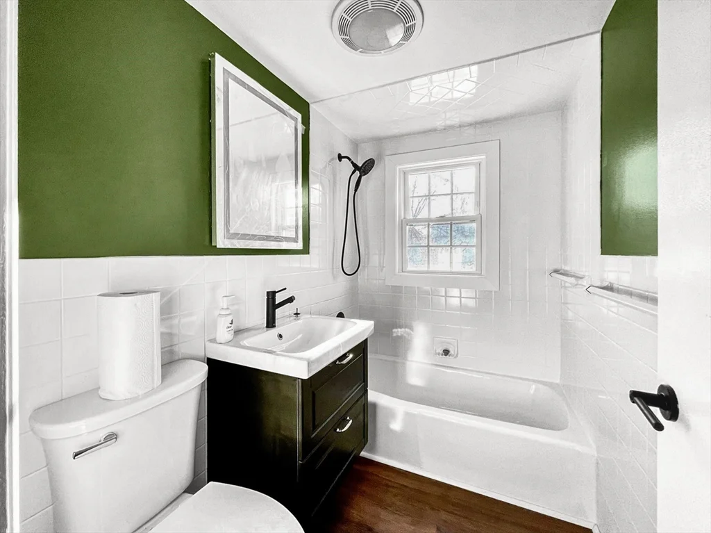 5 bed, 2 bath apartment for rent at 41 Burrwood Rd, West Roxbury — photo 8 of 19