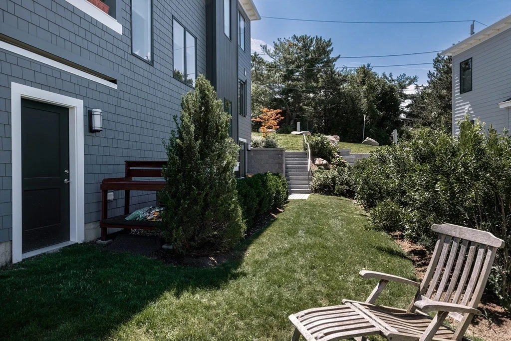 3 bed, 3 bath apartment for rent at 41 Cliff Rd Unit A, Gloucester — photo 19 of 22