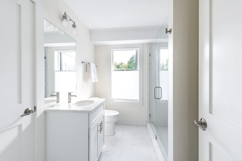 3 bed, 3 bath apartment for rent at 41 Cliff Rd Unit A, Gloucester — photo 12 of 22