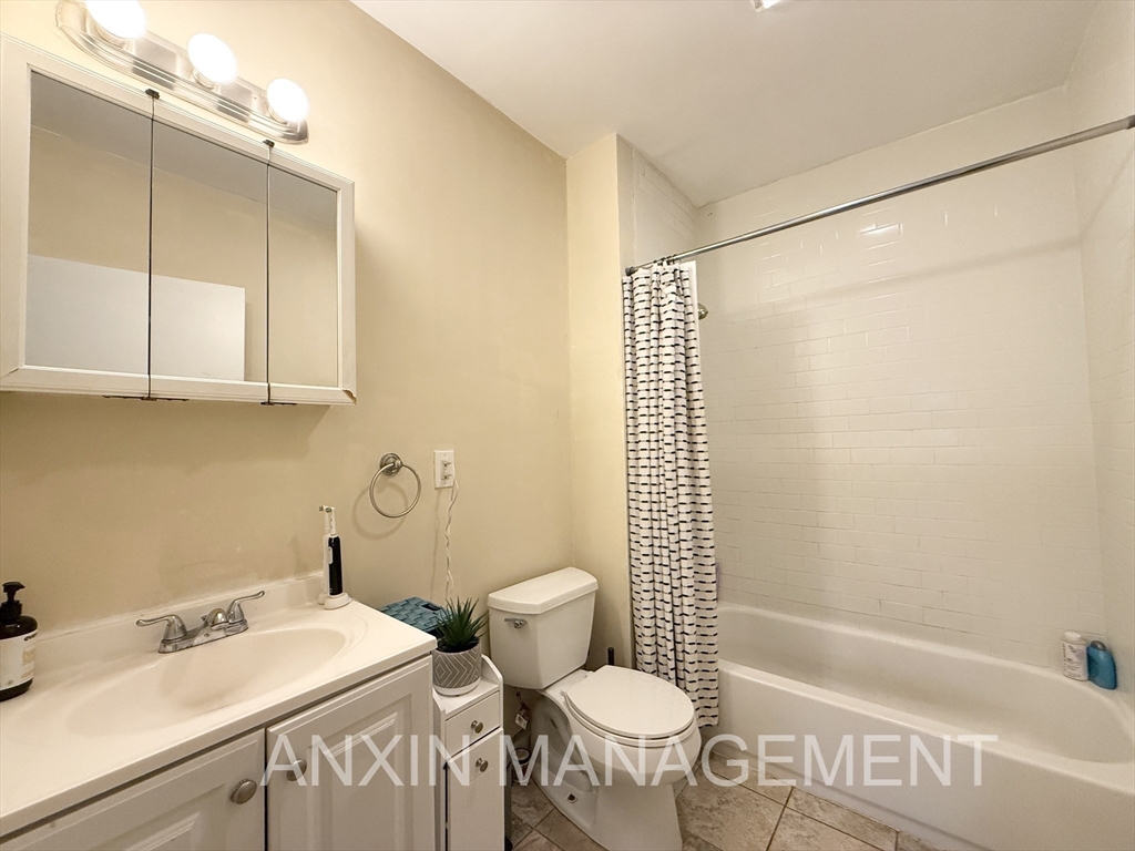 2 bed, 1 bath apartment for rent at 41 Clifton St Unit 41, North Cambridge — photo 8 of 10