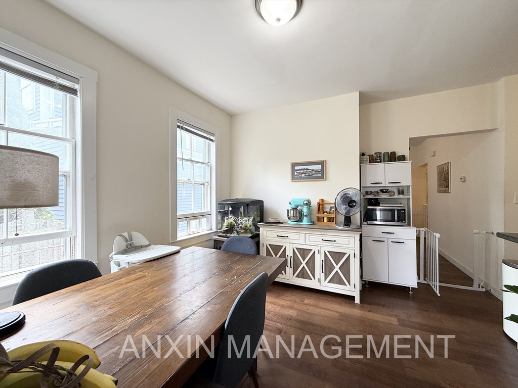2 bed, 1 bath apartment for rent at 41 Clifton St Unit 41, North Cambridge — photo 3 of 10