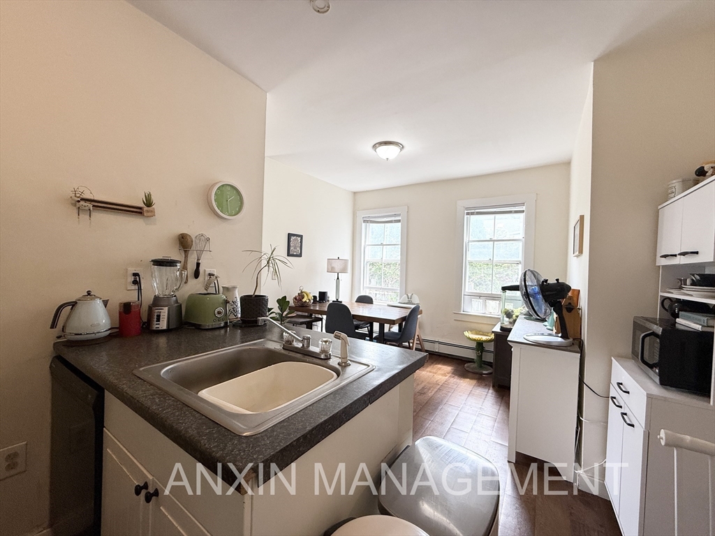 2 bed, 1 bath apartment for rent at 41 Clifton St Unit 41, North Cambridge — photo 7 of 10