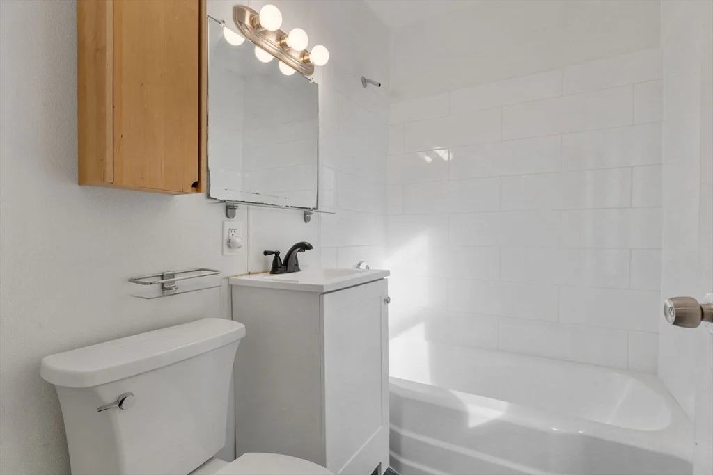 1 bed, 1 bath apartment for rent at 41 Concord Ave Unit 3B, Neighborhood Nine — photo 5 of 7