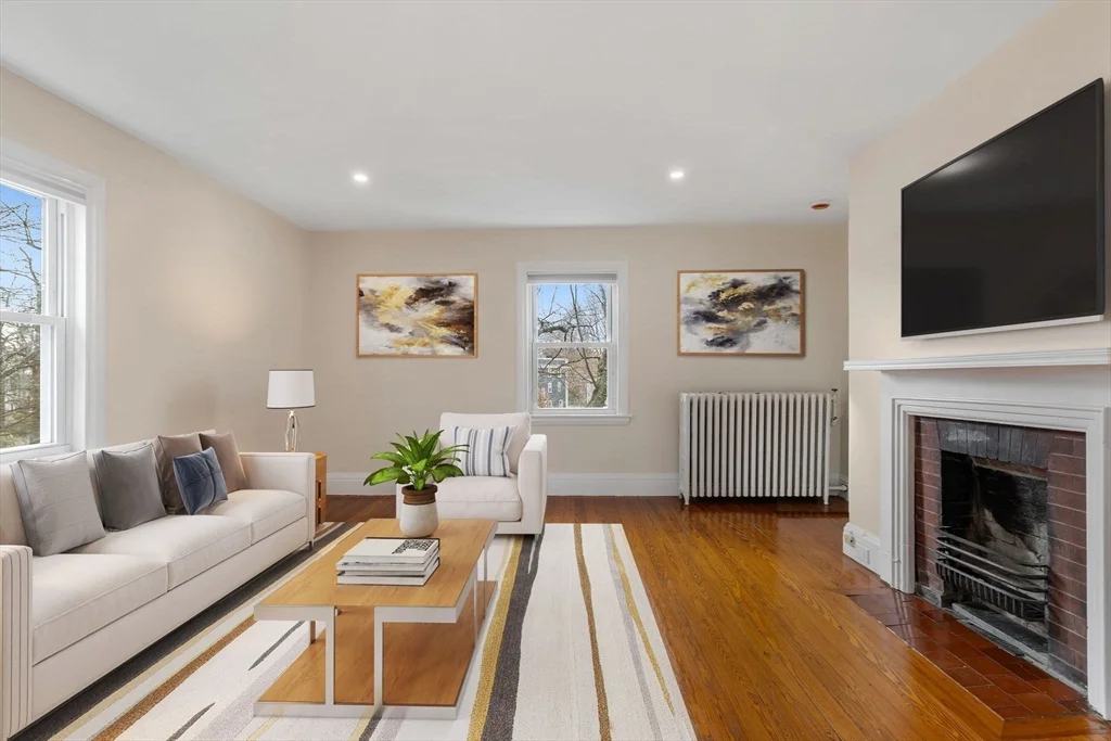 1 bed, 1 bath apartment for rent at 41 Concord Ave Unit 3B, Neighborhood Nine — photo 1 of 7