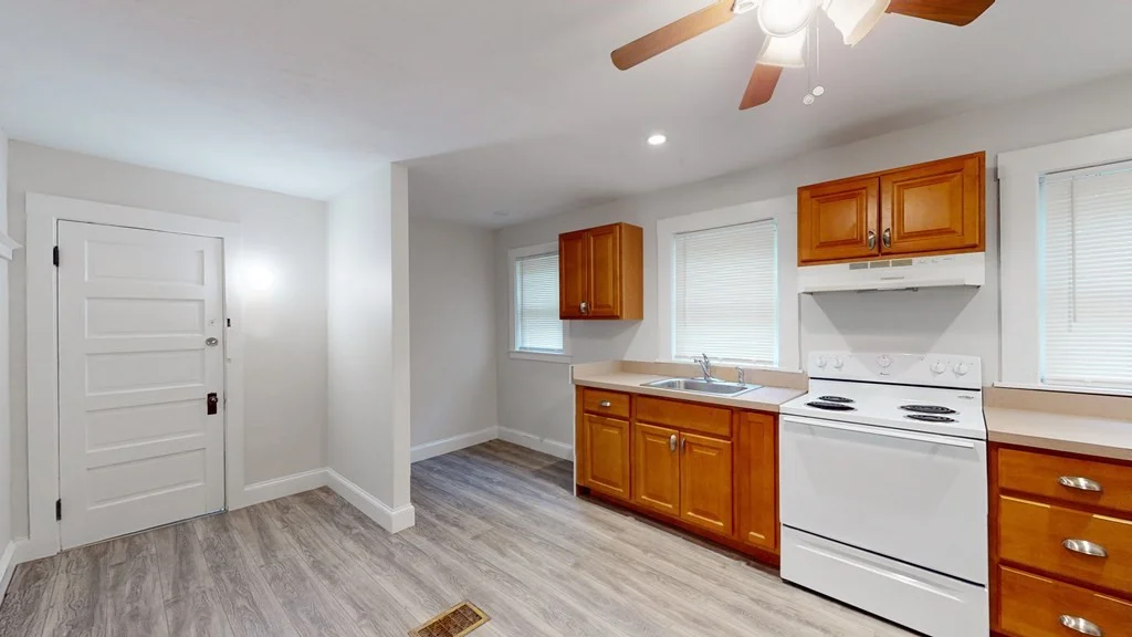 4 bed, 1 bath apartment for rent at 41 Crescent Ave Unit 1, South Braintree — photo 2 of 12
