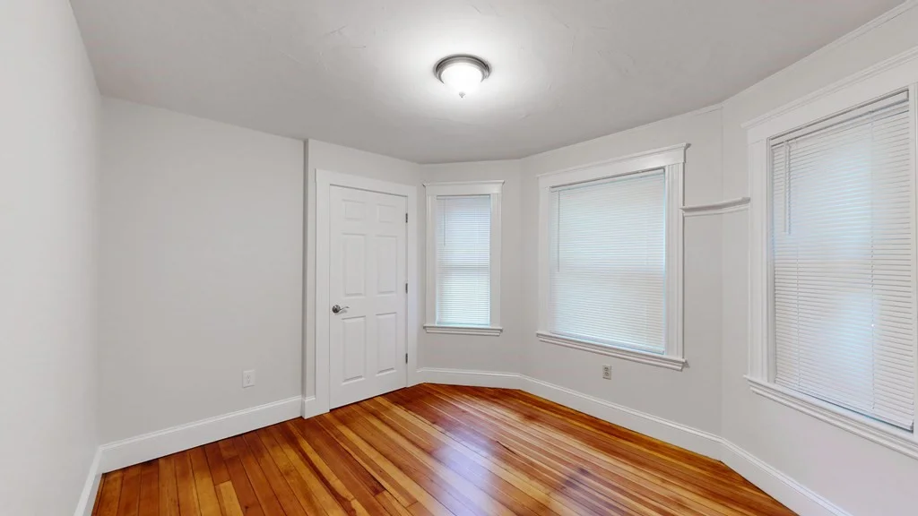 4 bed, 1 bath apartment for rent at 41 Crescent Ave Unit 1, South Braintree — photo 5 of 12