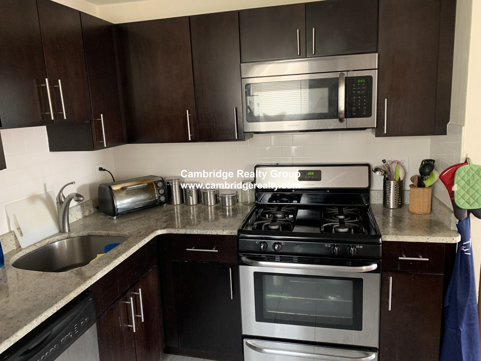 1 bed, 1 bath apartment for rent at 41 Crescent St Unit 3, Medford Street / The Neck — photo 9 of 17