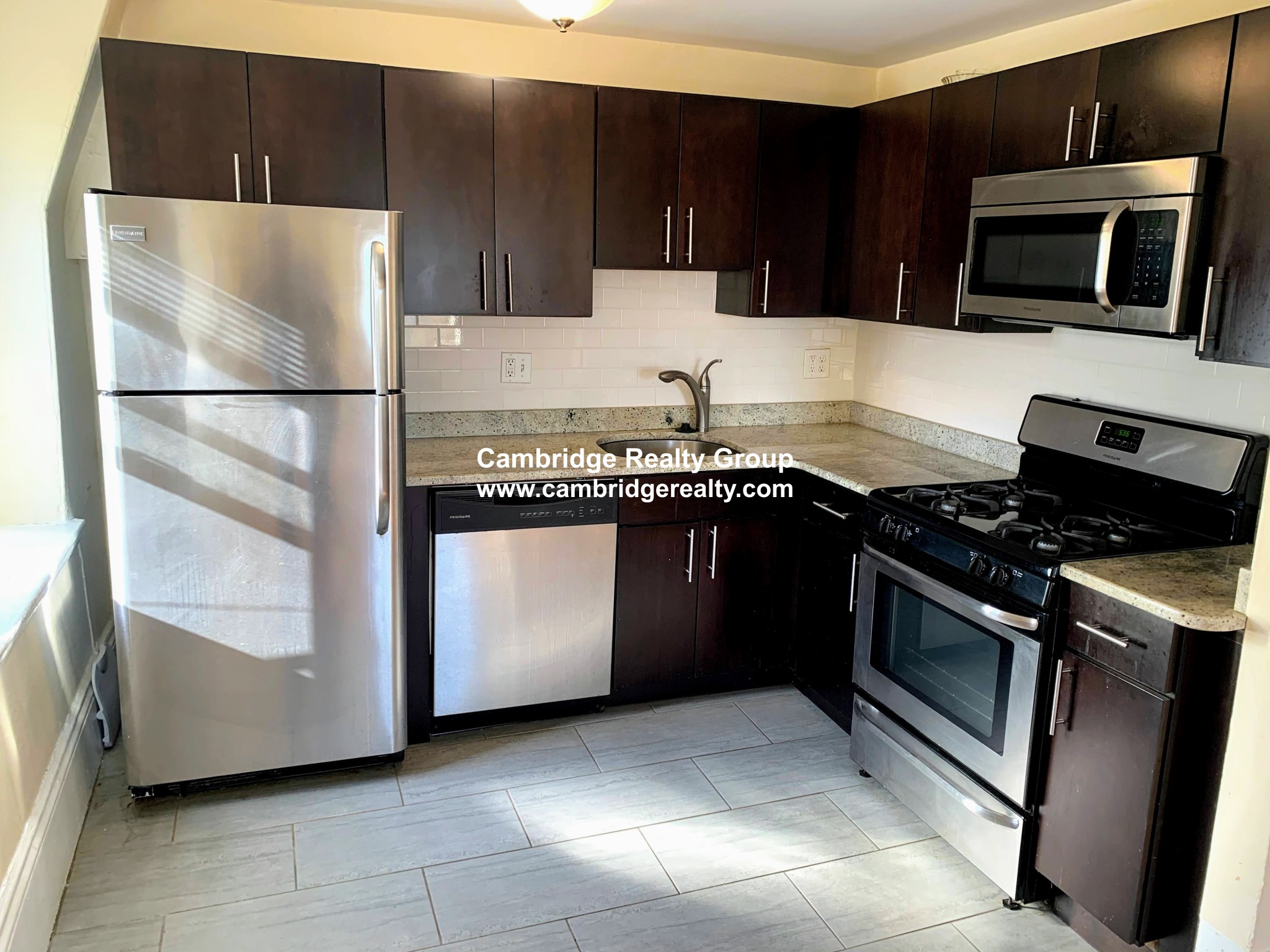 1 bed, 1 bath apartment for rent at 41 Crescent St Unit 3, Medford Street / The Neck — photo 1 of 17