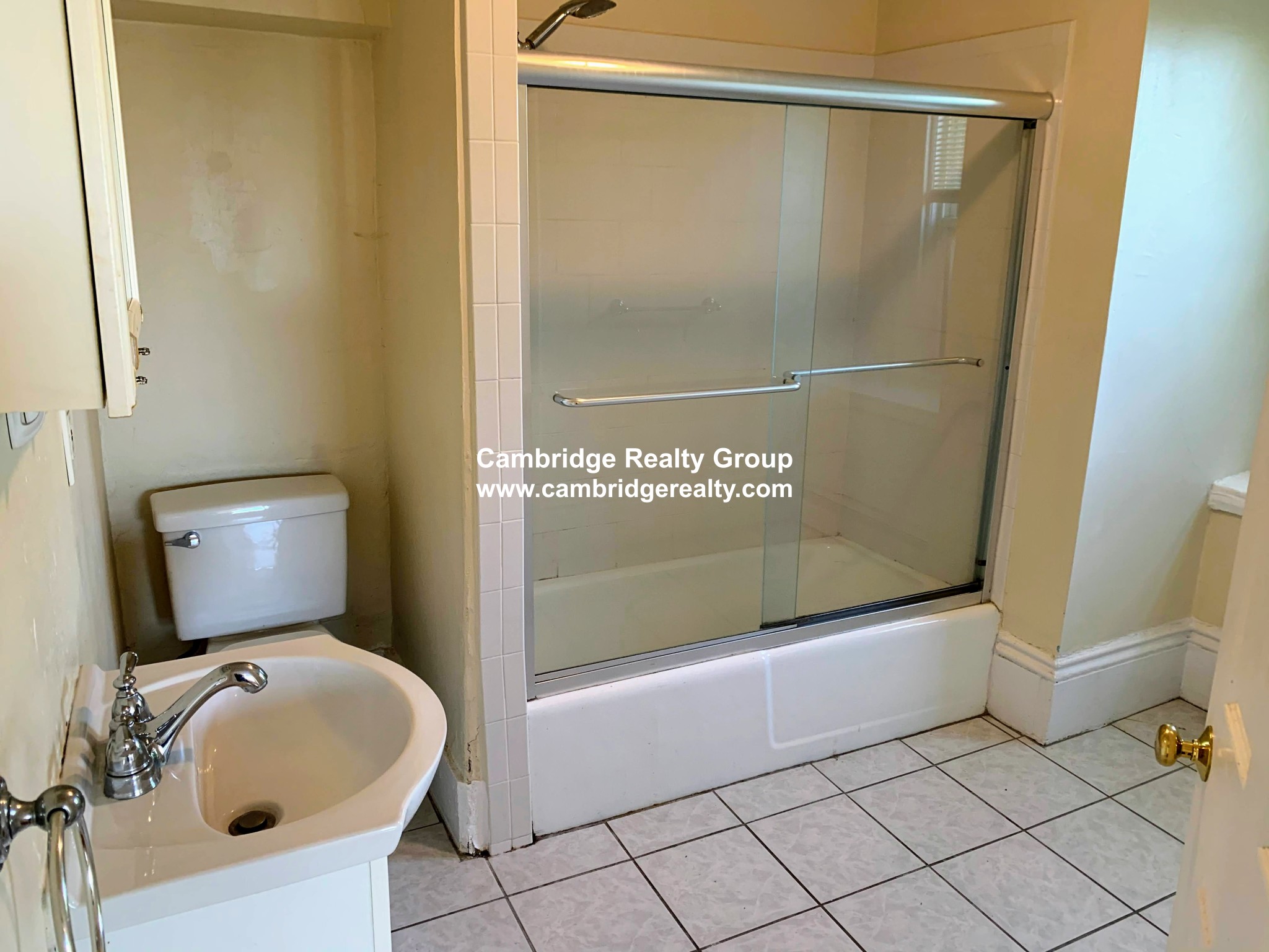 1 bed, 1 bath apartment for rent at 41 Crescent St Unit 3, Medford Street / The Neck — photo 6 of 17